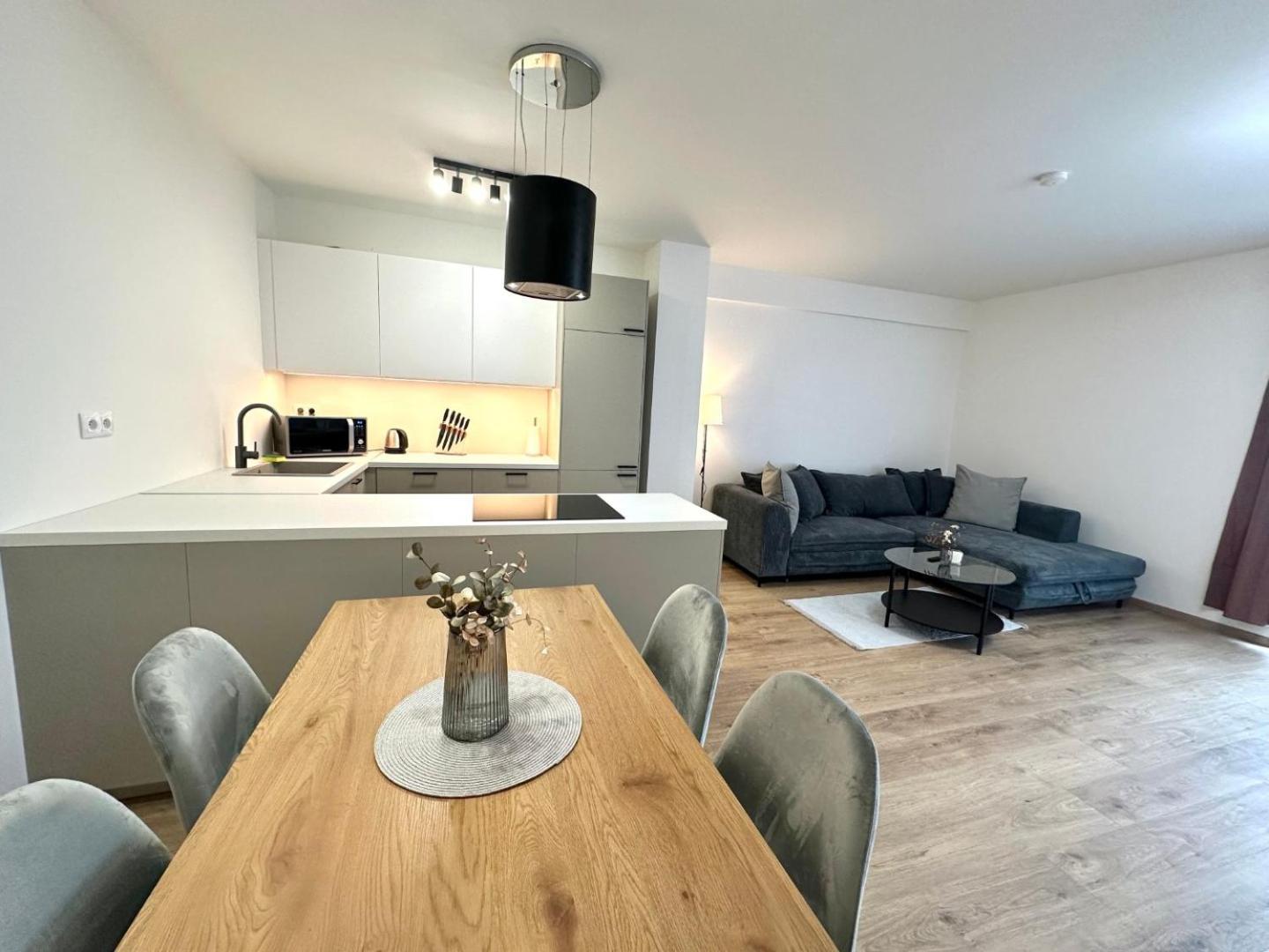 2 Room Apartment, New Building, Balcony, 208 Rovinka Exterior foto